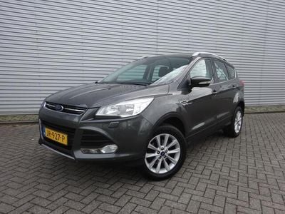 Grijs Gebruikt 2016 Ford Kuga Titanium SUV | € 11.950 (Eerlijke prijs)