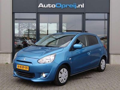 Blauw (metallic) Gebruikt 2013 Mitsubishi Space Star Invite Hatchback | € 8.745 (Iets duurder)