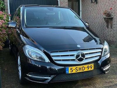 Zwart Gebruikt 2013 Mercedes B180 Ambition MPV | € 12.500 (Eerlijke prijs)