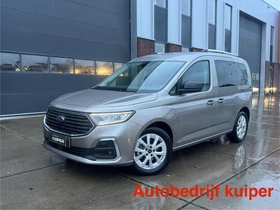 Grijs (metallic) Nieuw 2025 Ford Tourneo Titanium MPV | € 42.950 (Iets duurder)