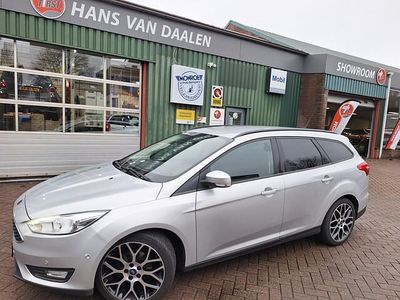 Grijs (metallic) Occasion 2015 Ford Focus Stationwagen | € 6.450 (Eerlijke prijs)