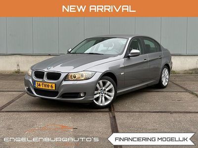 Grijs (metallic) Gebruikt 2012 BMW 318 Comfort Edition Sedan | € 12.950