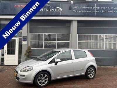 Grijs Occasion 2016 Fiat Punto Lounge Hatchback | € 5.950 (Eerlijke prijs)