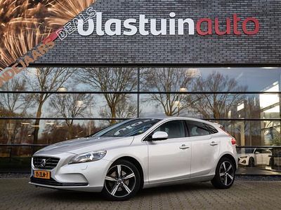 Grijs Gebruikt 2013 Volvo V40 Momentum Hatchback | € 8.950 (Eerlijke prijs)