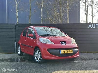 Rood Occasion 2007 Peugeot 107 Urban Move Hatchback | € 1.499 (Goede deal)