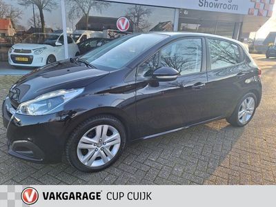 tweedehands Peugeot 208 1.2 PureTech Signature Airco - Navigatie - Cruise