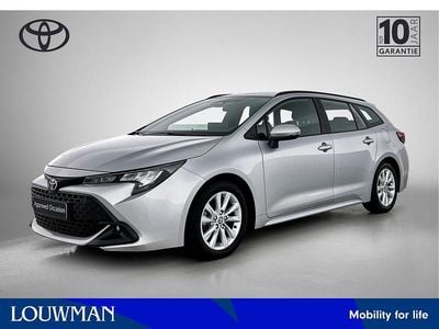 Grijs Occasion 2023 Toyota Corolla Hybrid Active Stationwagen | € 25.495 (Eerlijke prijs)