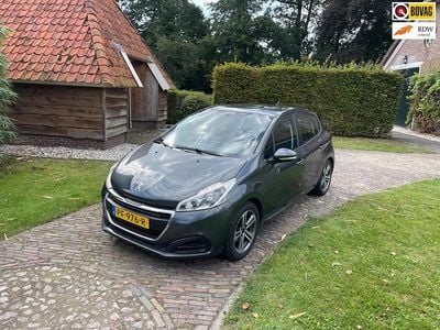 Grijs Gebruikt 2017 Peugeot 208 Active Hatchback | € 4.950 (Eerlijke prijs)