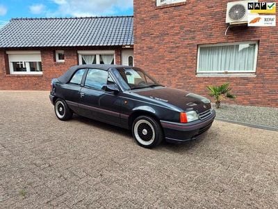 Blauw Gebruikt 1991 Opel Kadett S Cabriolet | € 2.150