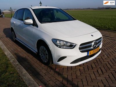 Wit Occasion 2021 Mercedes 200 MPV | € 8.999
