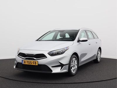 Grijs Gebruikt 2022 Kia Ceed Hatchback | € 17.450 (Eerlijke prijs)
