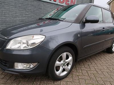 Grijs Gebruikt 2011 Skoda Fabia Dynamic Hatchback | € 4.444 (Eerlijke prijs)