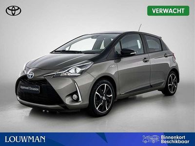 Grijs (metallic) Occasion 2018 Toyota Yaris Hybrid Hatchback | € 18.750 (Duur)