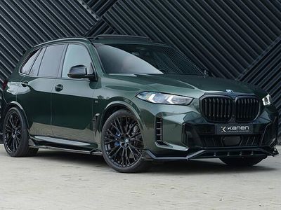 Groen (metallic) Occasion 2024 BMW X5 M Sport SUV | € 108.900