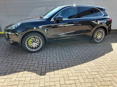 Zwart Gebruikt 2015 Porsche Cayenne SUV | € 34.995 (Eerlijke prijs)