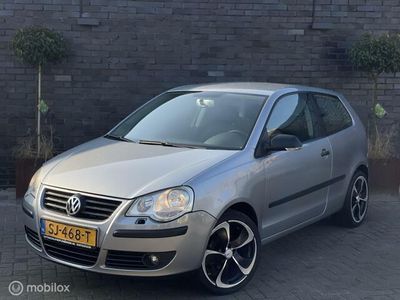 Grijs Occasion 2007 VW Polo Sportline Hatchback | € 2.495 (Eerlijke prijs)