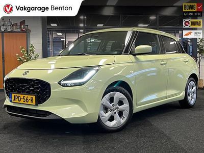 Geel (metallic) Occasion 2025 Suzuki Swift Hatchback | € 20.440 (Eerlijke prijs)