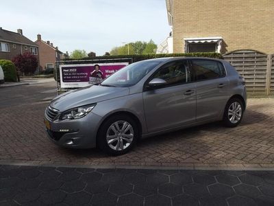 tweedehands Peugeot 308 1.2 e-THP Blue Lease Plaat van een auto!