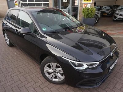 Occasion VW Golf VIII Business 131 PK (96 kW) 2023 Zwart (parellak) Hatchback