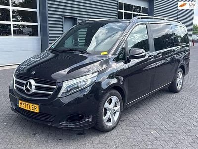 Mercedes V220
