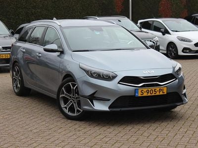 Grijs Gebruikt 2023 Kia Ceed Hatchback | € 20.750 (Eerlijke prijs)