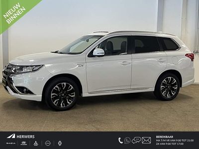 Occasion Mitsubishi Outlander P-HEV Instyle 121 PK (88 kW) 2016 Silky white p SUV