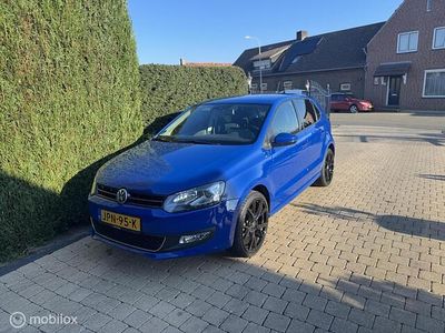 Blauw Gebruikt 2013 VW Polo Highline Hatchback | € 7.999 (Goede deal)