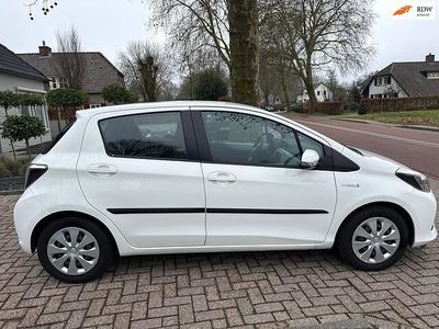 Occasion Toyota Yaris 75 PK (55 kW) 2012 Wit Hatchback