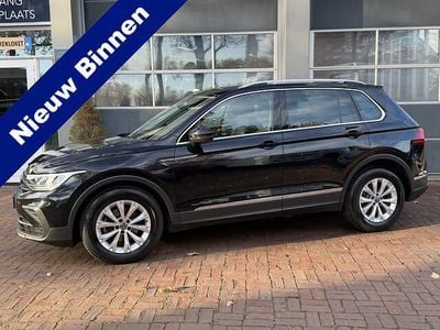 Zwart Gebruikt 2021 VW Tiguan Life SUV | € 21.950 (Goede deal)