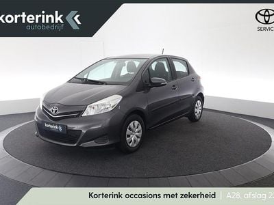 Grijs Gebruikt 2014 Toyota Yaris Hatchback | € 9.950 (Eerlijke prijs)