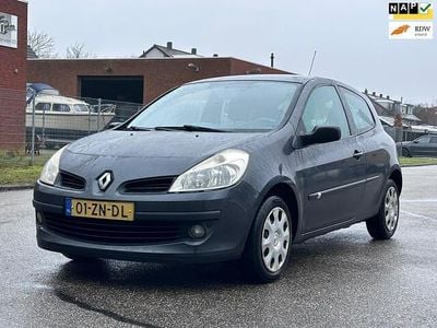 Occasion Renault Clio II 75 PK (55 kW) 2008 Grijs Hatchback