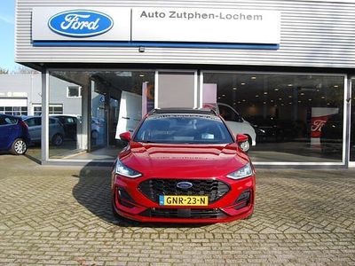 Rood Occasion 2023 Ford Focus ST-Line X Stationwagen | € 25.440 (Goede deal)