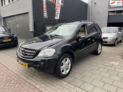 Zwart Gebruikt 2007 Mercedes ML320 SUV | € 7.999 (Eerlijke prijs)