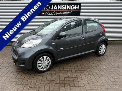 Grijs Gebruikt 2010 Peugeot 107 Hatchback | € 3.750 (Eerlijke prijs)