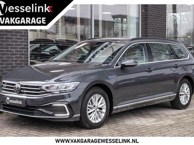 Grijs (metallic) Occasion 2021 VW Passat Comfortline Stationwagen | € 23.900 (Eerlijke prijs)