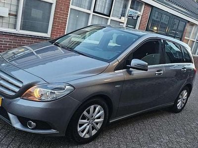Grijs Gebruikt 2012 Mercedes B180 MPV | € 7.950 (Goede deal)