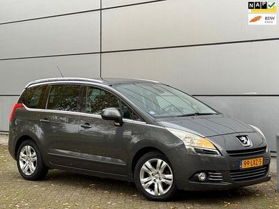Grijs Gebruikt 2010 Peugeot 5008 GTi MPV | € 2.750 (Eerlijke prijs)