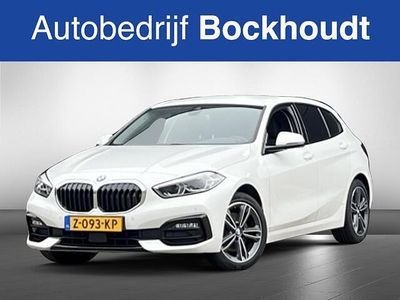 Wit Gebruikt 2022 BMW 118 Hatchback | € 23.900 (Goede deal)