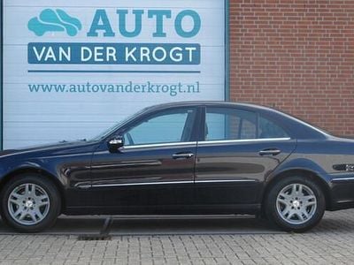 Blauw (metallic) Gebruikt 2005 Mercedes E240 Elegance Sedan | € 8.795 (Eerlijke prijs)