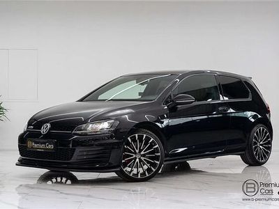 Zwart Occasion 2016 VW Golf Sedan | € 18.900