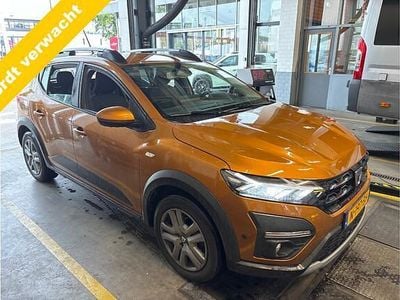 Oranje Gebruikt 2021 Dacia Sandero Comfort Hatchback | € 13.999 (Eerlijke prijs)