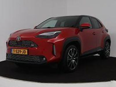 Rood metallic Occasion 2023 Toyota Yaris Sport SUV | € 29.945 (Goede deal)