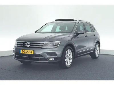 Grijs, metallic lak Occasion 2018 VW Tiguan Highline SUV | € 27.949 (Eerlijke prijs)