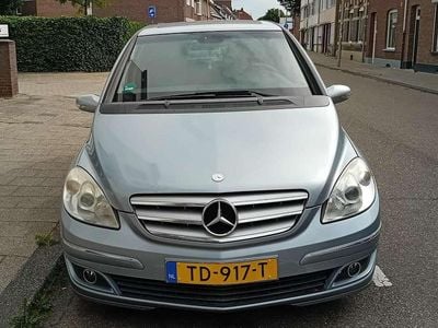 Mercedes B200