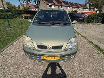 Gebruikt 2002 Renault Scénic MPV | € 1.400 (Eerlijke prijs)