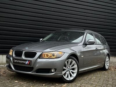 Grijs / spacegrau metallic (a52) Gebruikt 2011 BMW 318 Comfort Edition Stationwagen | € 4.999 (Eerlijke prijs)