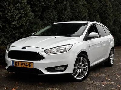 Wit Gebruikt 2015 Ford Focus Titanium Stationwagen | € 6.500 (Eerlijke prijs)
