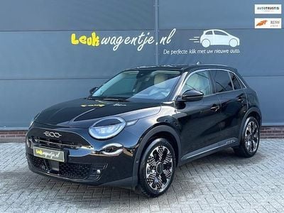 Zwart Occasion 2025 Fiat 600 La Prima SUV | € 25.940 (Goede deal)