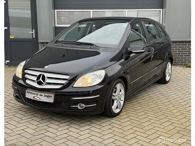 Zwart Gebruikt 2010 Mercedes B180 Business MPV | € 5.750 (Eerlijke prijs)