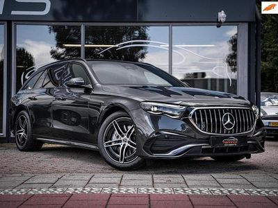 Zwart Occasion 2024 Mercedes E300 AMG line Stationwagen | € 55.945 (Goede deal)